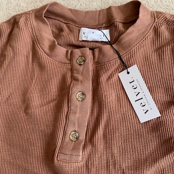 Velvet Bonnie Henley - Picture 5 of 6